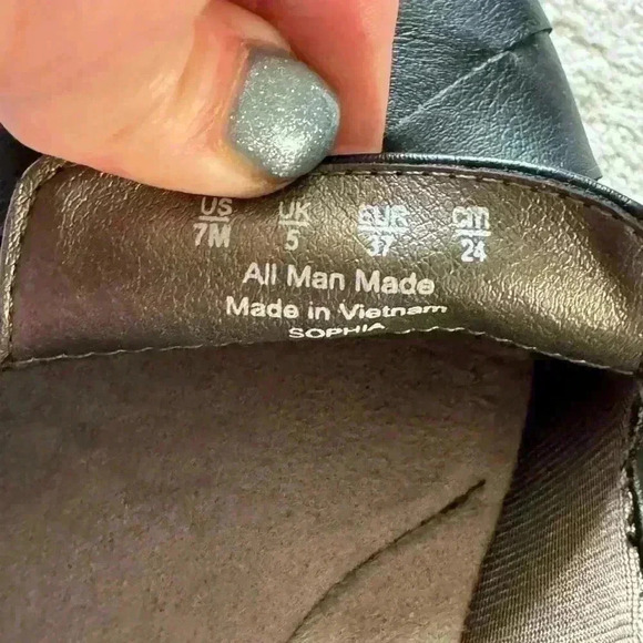 Life stride woman’s size 7 black loafers - Picture 8 of 8